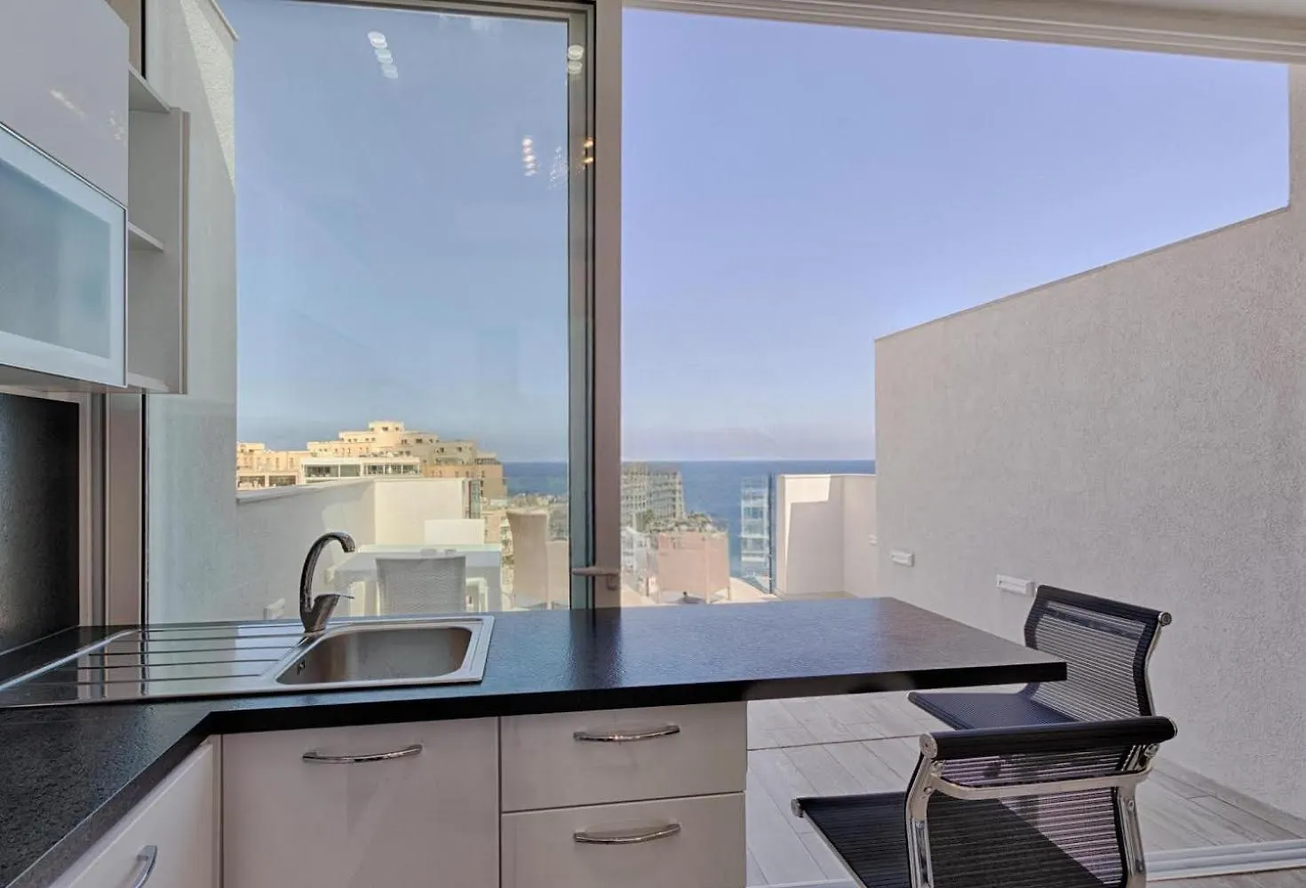 The Penthouse Daire Saint Julian's